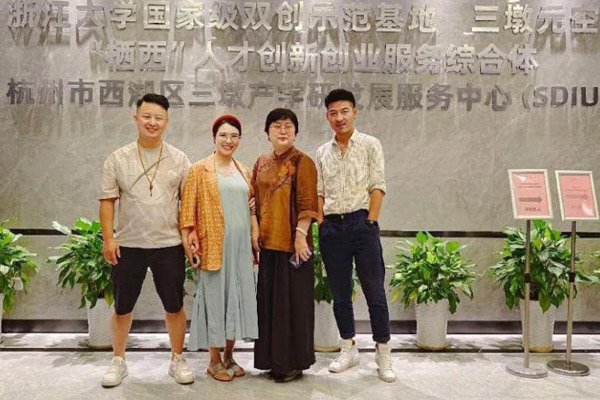 图片15-18.jpg 图片15-18.jpg