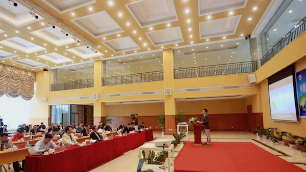 中国海洋安全与南海社会治理学术研讨会在三亚学院召开的副本.jpg