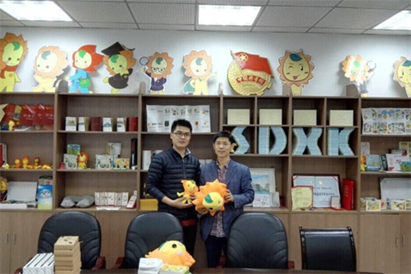 人文学院与福州书镜文创签署合作协议 共建实习基地.jpg 人文学院与福州书镜文创签署合作协议 共建实习基地.jpg