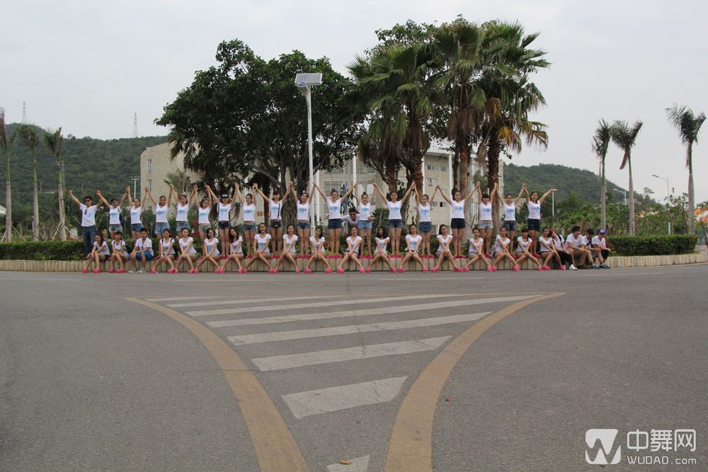 三亚学院音乐学院舞蹈毕业照