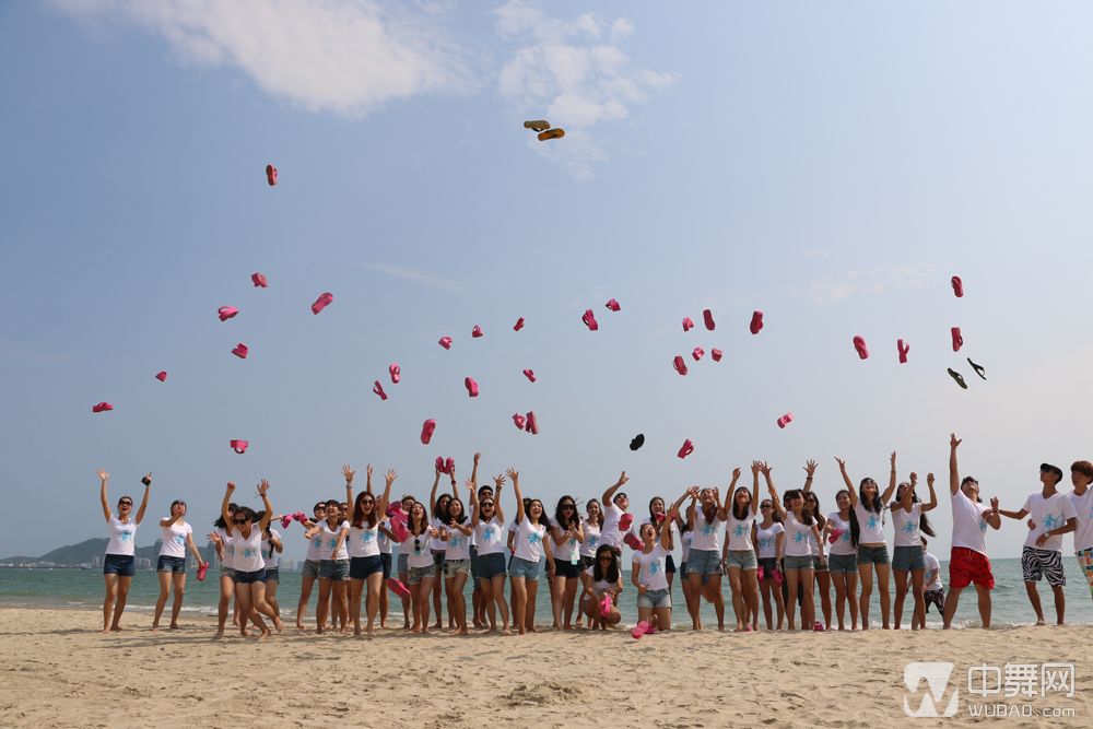 三亚学院音乐学院舞蹈毕业照