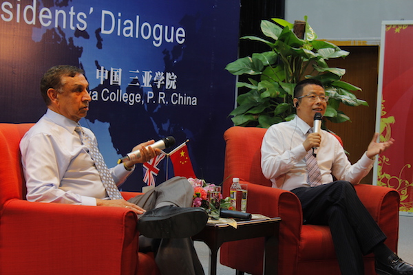 2012年3月,与英国华威大学进行合作对话的副本.JPG 2012年3月,与英国华威大学进行合作对话的副本.JPG