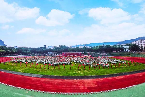 三亚学院2019级新生开学典礼副本.jpg