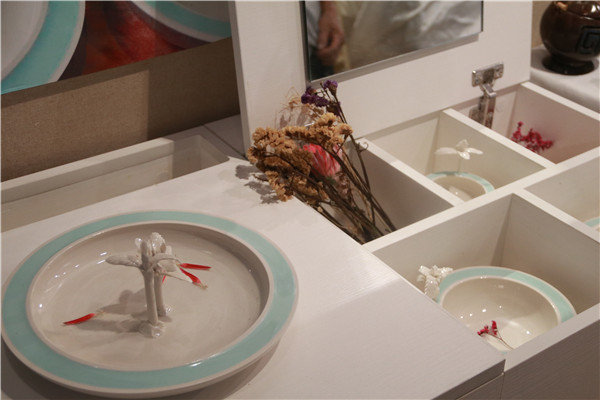 江岸飞--张蕊--海南瓷器设计_副本.jpg 江岸飞--张蕊--海南瓷器设计_副本.jpg