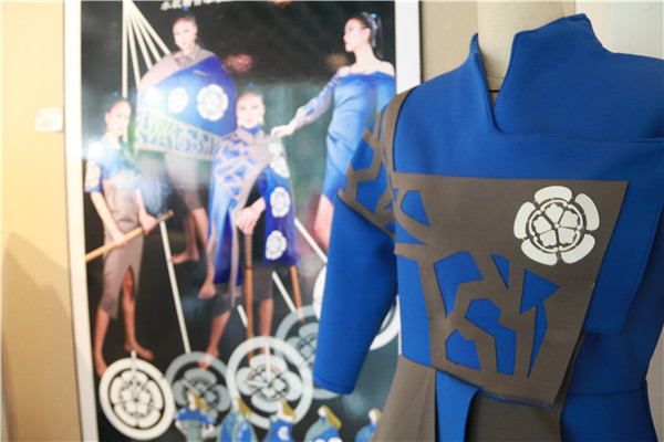 黄达民《家纹》杨洋_副本.jpg 黄达民《家纹》杨洋_副本.jpg